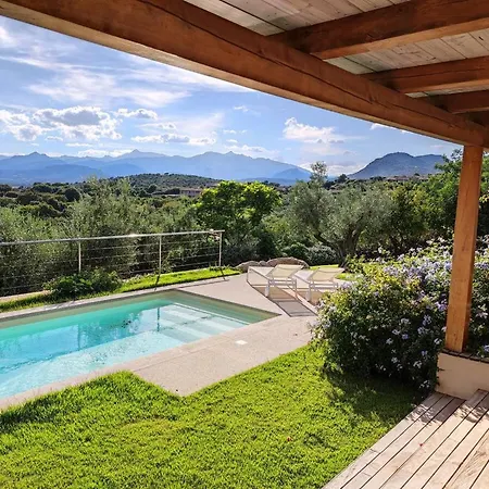 Fantastica Con Piscina 9 Posti Letto * Puntaldia