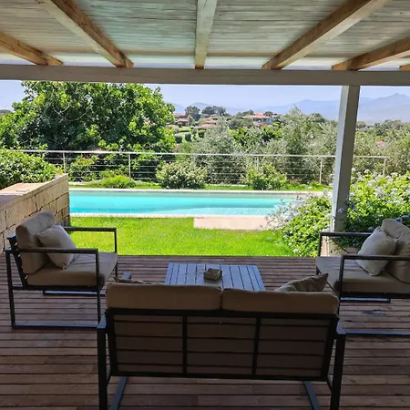 Fantastica Con Piscina 9 Posti Letto Puntaldia